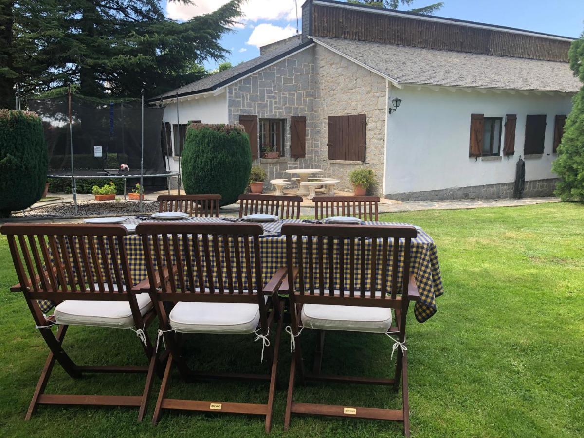 Villa Aurelia - Casa De Campo Con Jardin Y Piscina Entre Madrid Y Segovia Ortigosa del Monte Exterior photo